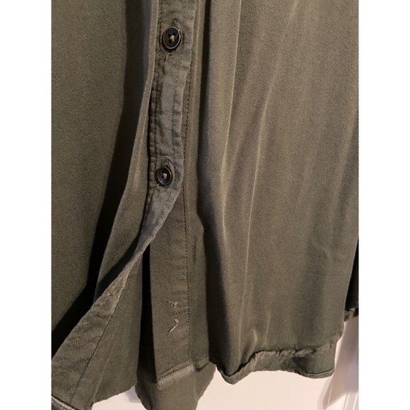 Green button down shirt - Picture 3 of 5